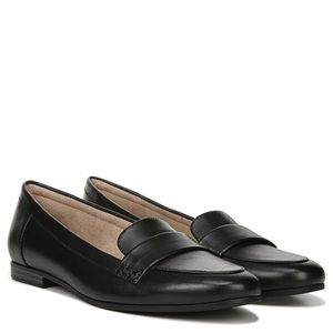 NIB NWT Soul Naturalizer Jezabel Slip On Loafer Flats in Black Leather